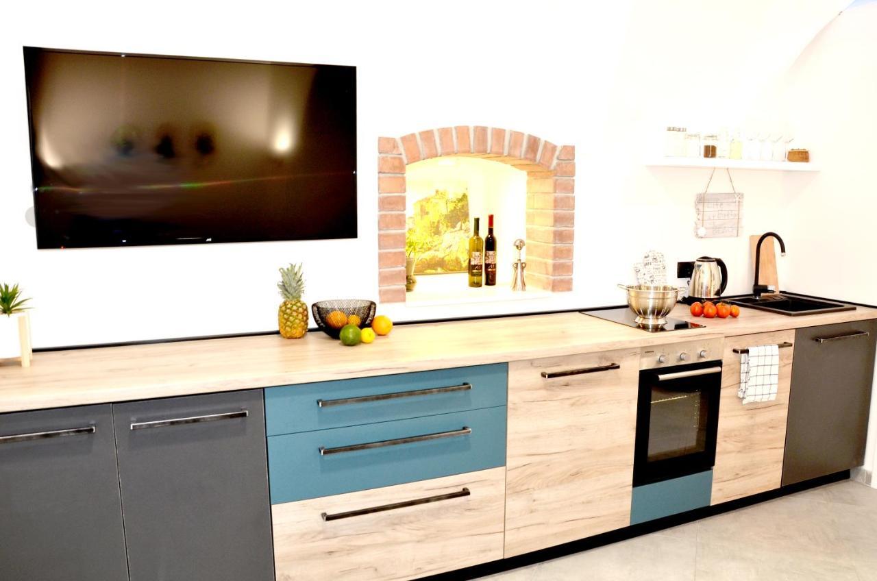 Studio Apartment Surf By The Sea Opatija Bagian luar foto