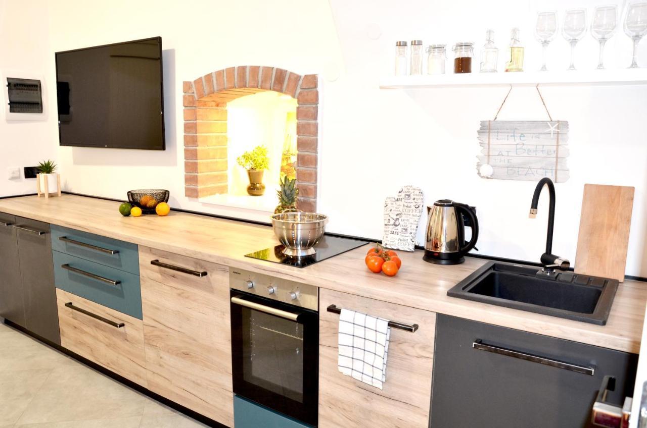 Studio Apartment Surf By The Sea Opatija Bagian luar foto